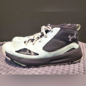 Under Armour Youth mid sneakers Youth size 4 seamfoam green and black